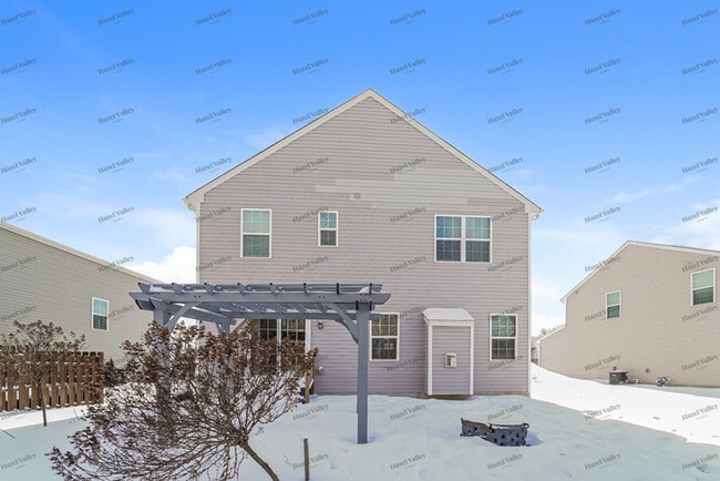 Building Photo - 1604 Crescent Dr