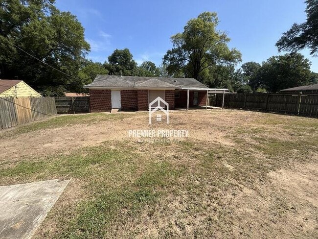Building Photo - 1367 Bonnie Dr