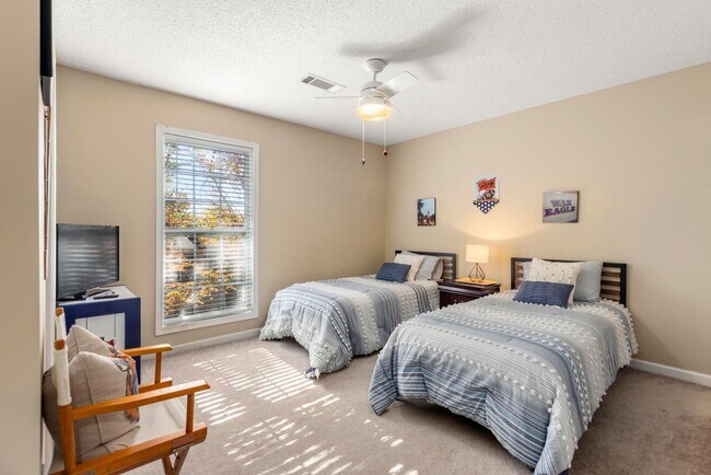 Building Photo - Victory Condominiums