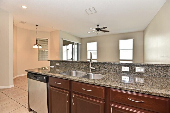 Building Photo - 807 Featherstone Ln