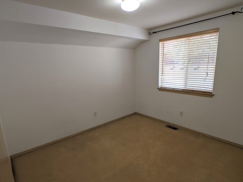 Bedroom 3 - 1908 Dayton Ave NE