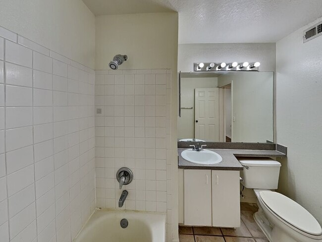 Building Photo - 7630 Pissarro Dr