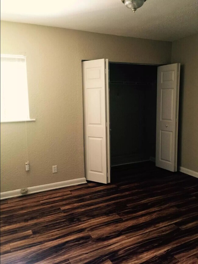 Building Photo - 3927 Notter Ave