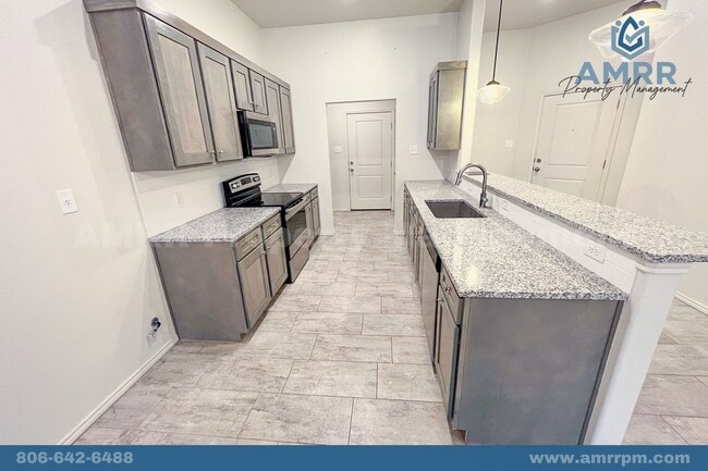 Building Photo - Rare 2 Bedroom Townhome in Wolfforth!