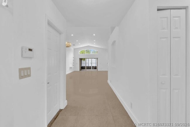 Building Photo - 3307 SW 49th St