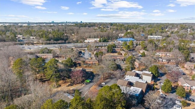 Building Photo - 3091 Colonial Way
