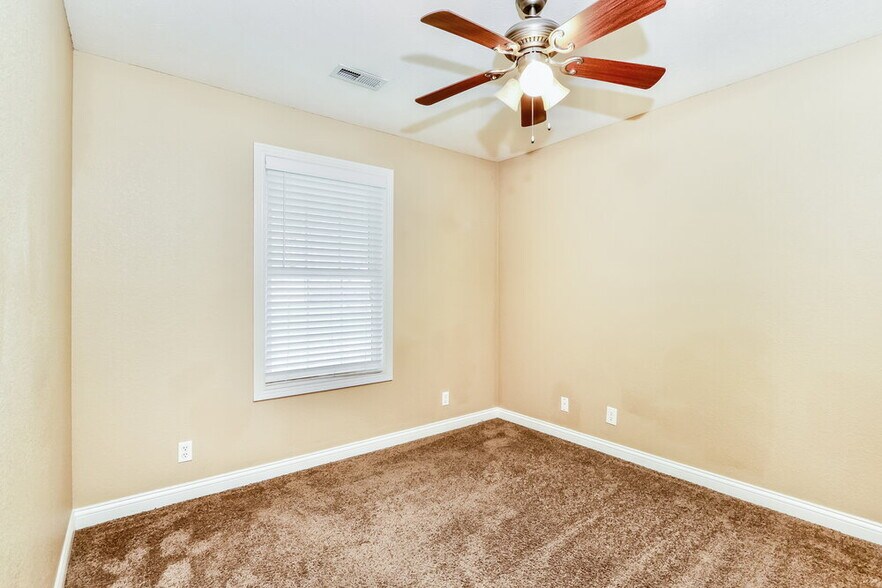 Building Photo - 1044 Avondale Ct