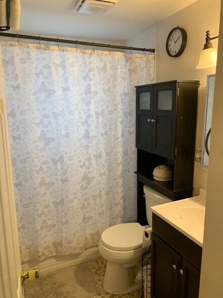 Building Photo - 15 Weymouth Ave