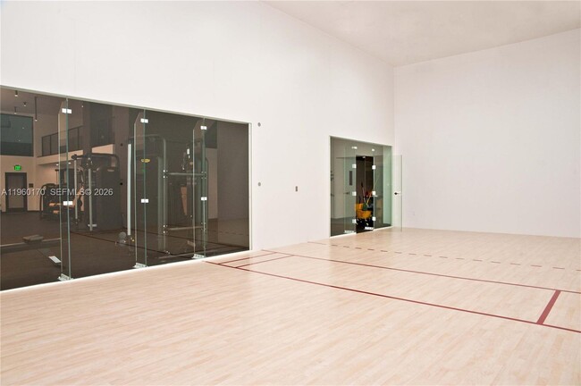 Building Photo - 225 N Miami Ave