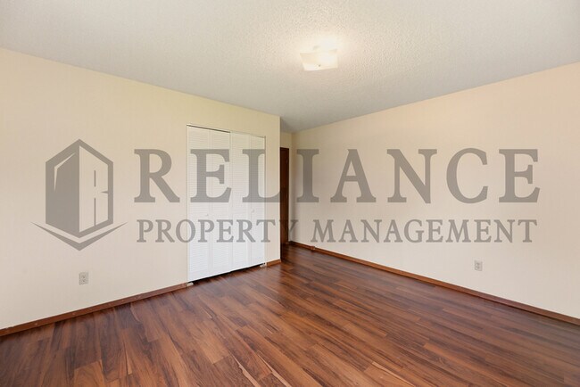 Building Photo - 1158 N Edwards