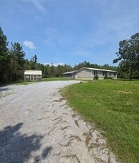 Building Photo - 711 Wellington Rd
