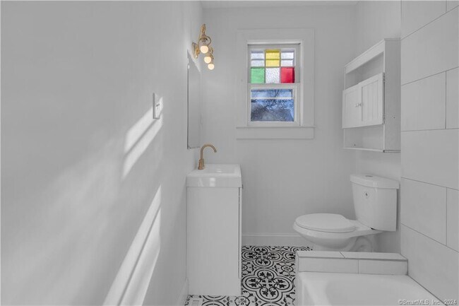 Building Photo - 313 Curtis St