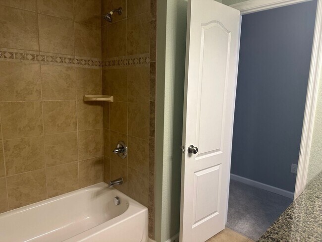 Building Photo - Ingleside