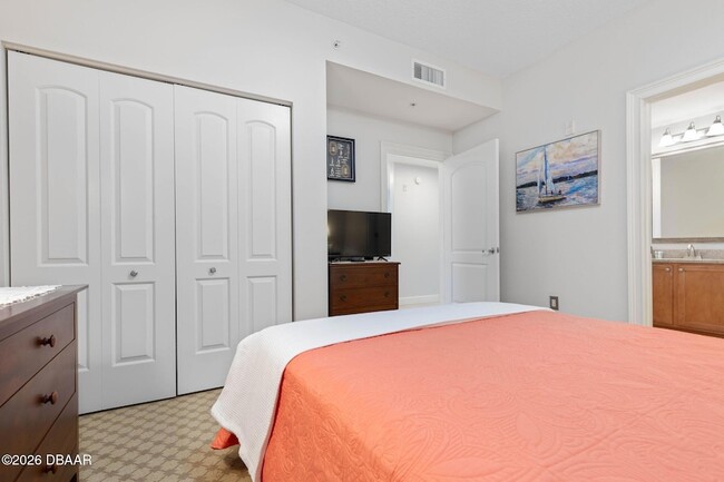 Building Photo - 102 Yacht Harbor Dr