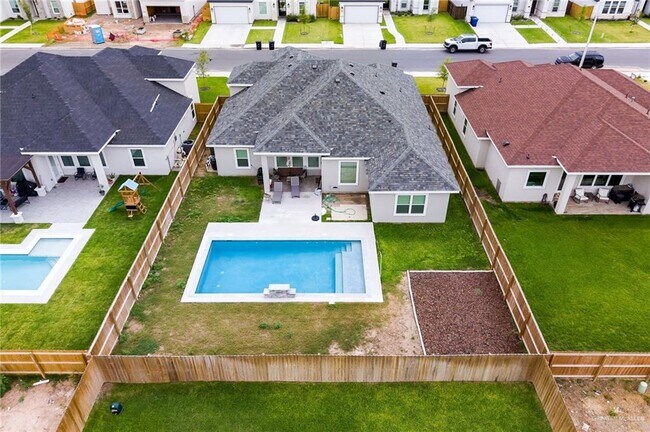 Building Photo - 24 Zenker Ave