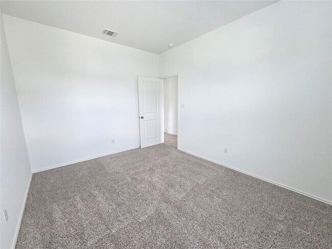 Building Photo - 1329 Weatherford Ln