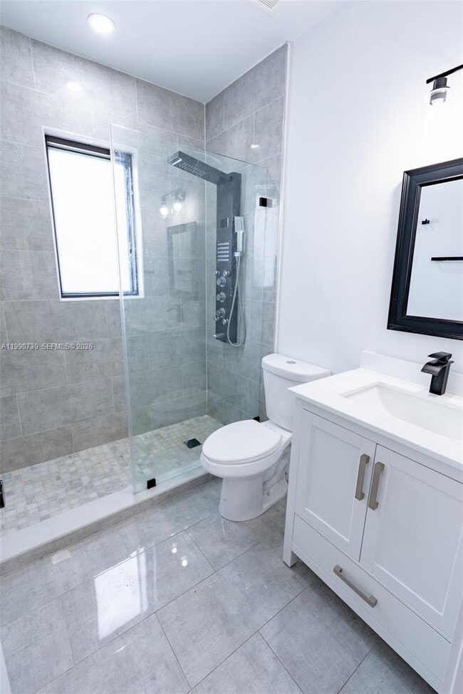 Building Photo - 2100 SW 6th St