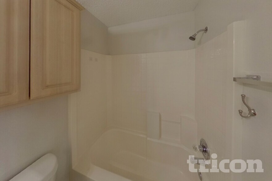 Building Photo - 757 Dema Ln