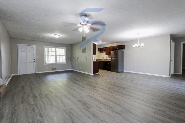 Building Photo - Move in before October 15th and get a $250...