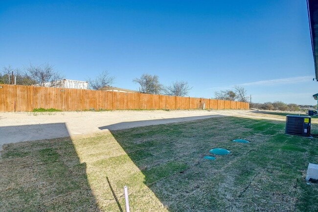 Building Photo - Brand New Construction | 3BD + Office | 2BA | 1,300 Sq Ft | Azle, TX
