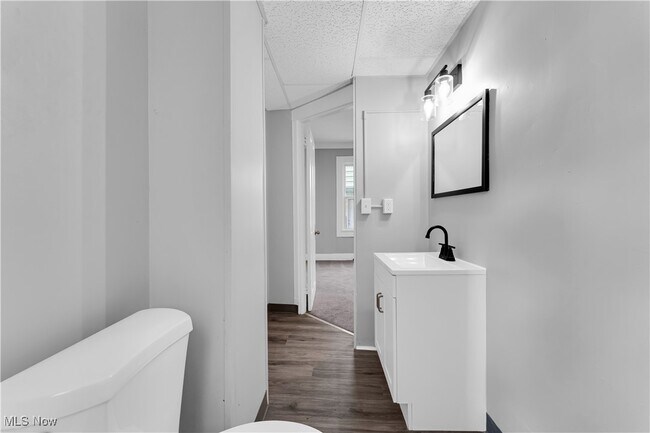 Building Photo - 3122 W 30th St