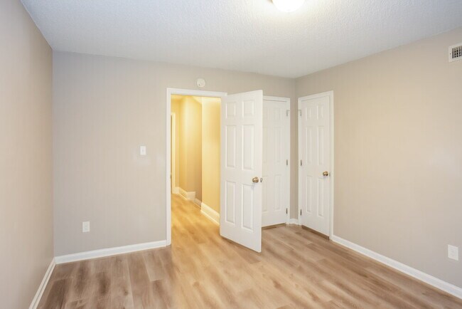 Building Photo - 6009 Burnt Mill Run