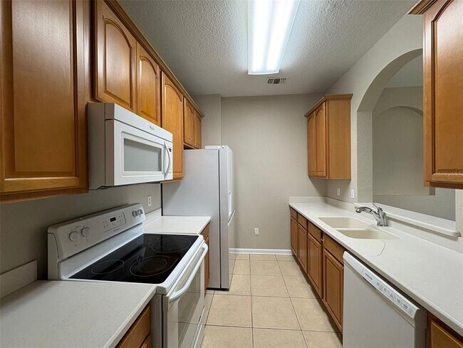 Building Photo - 3314 Robert Trent Jones Dr