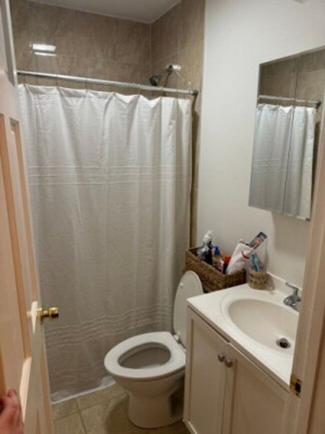 Building Photo - North End - 2 bedroom apartment - 9/1