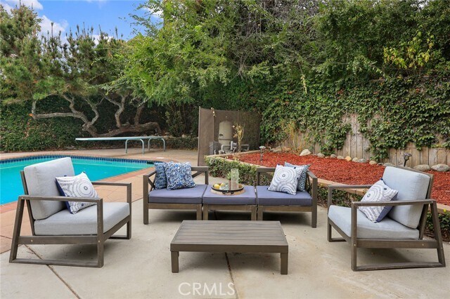 Building Photo - 1647 N Santa Anita Ave