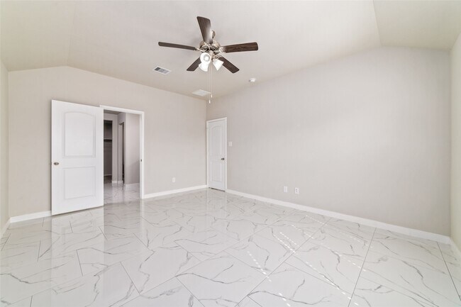 Building Photo - 5502 Creekside Ridge Trail