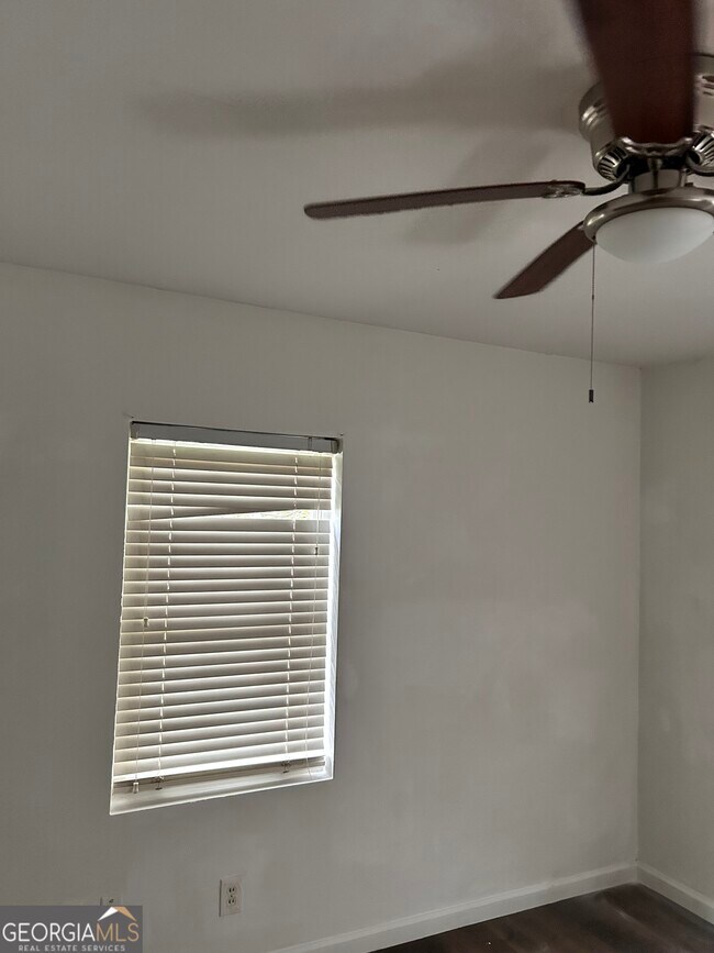 Building Photo - 2133 Blayton Ln SE