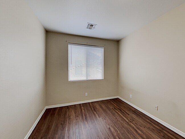 Building Photo - 30308 N 71st Ln