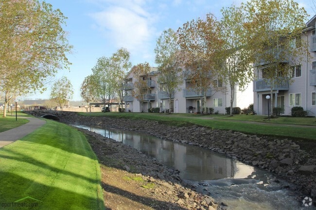 Building Photo - Knox Butte Apartments