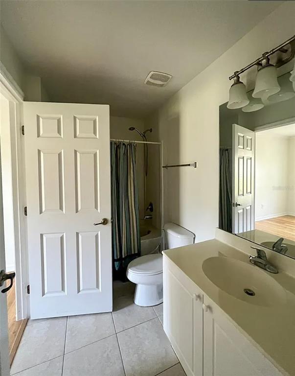 Building Photo - 2884 Club Cortile Cir