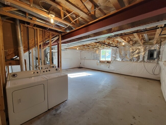 Building Photo - 63 Melrose Ct