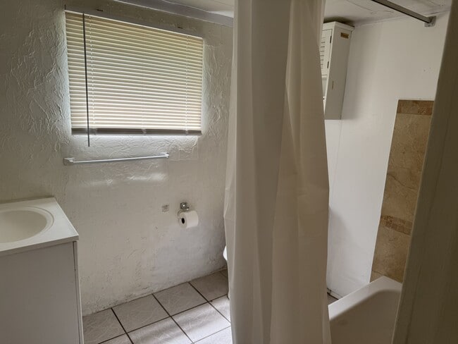 Building Photo - 4109 Nelson Ave