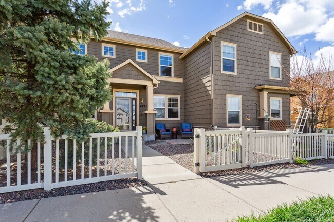 Primary Photo - 3 Bedroom, 3 Bth Townhome with 2 Car Garage