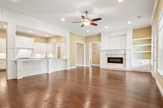 Building Photo - 124 Abamillo Dr