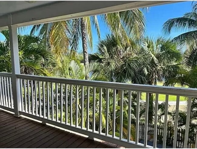 Building Photo - 56 Golf Club Dr