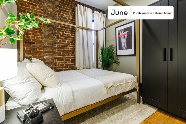 Building Photo - 401 E 57th St