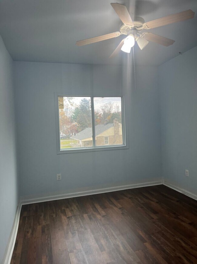 Building Photo - 4200 Deer Park Rd