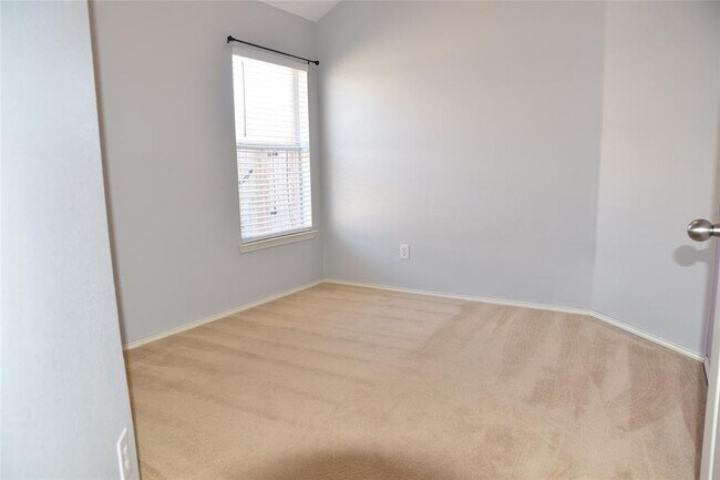 Building Photo - 4512 Sunmeadow Ln