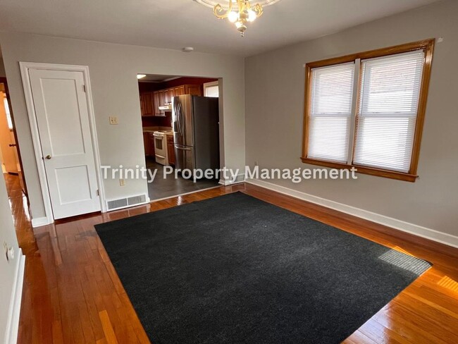 Building Photo - 2010 Hamill Ave