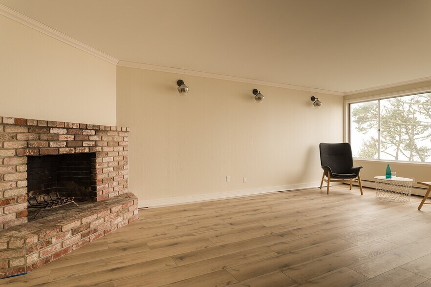 Building Photo - 2117 14th Ave