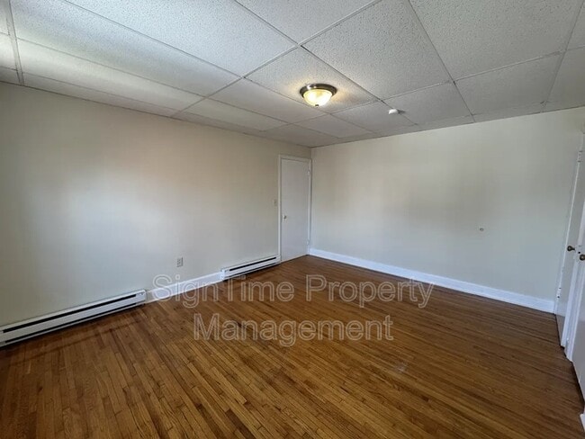 Building Photo - 61 E Franklin St