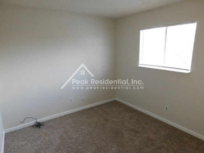 Building Photo - Updated 3bd/1.5ba Rancho Cordova Duplex