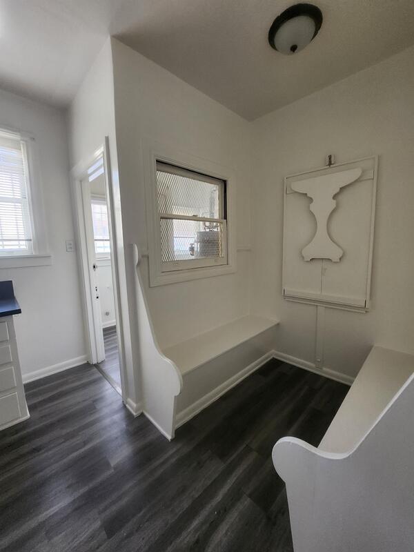 Building Photo - 4023 W 6th St