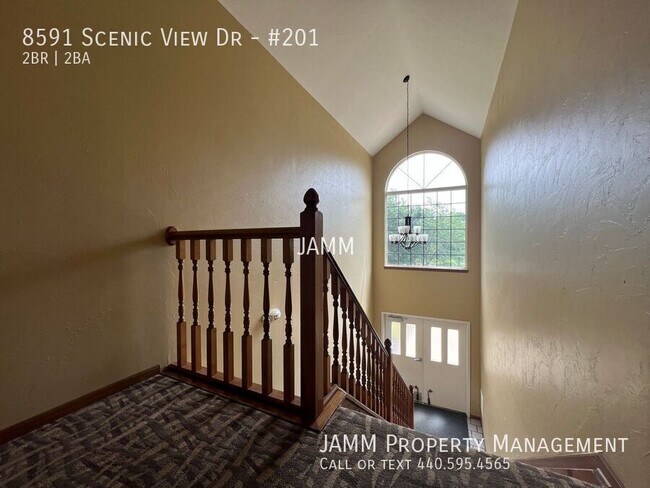 Building Photo - 8591 Scenicview Dr