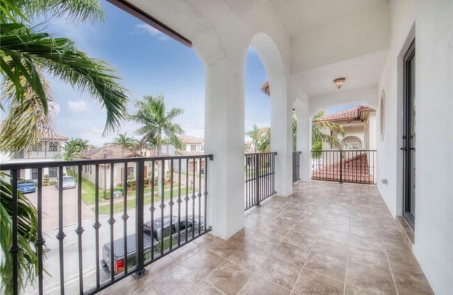 Building Photo - 8362 NW 39th Ct