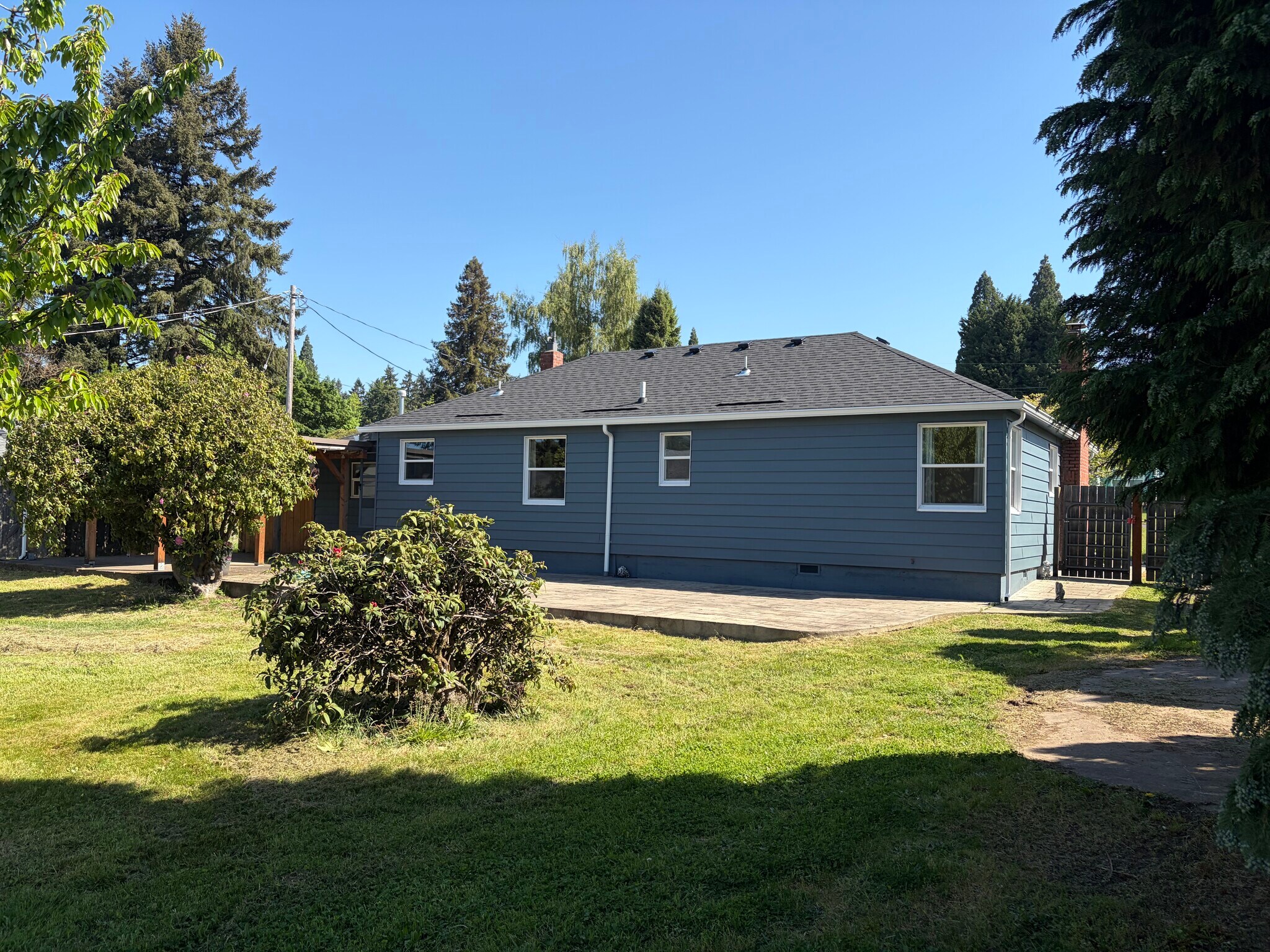 Building Photo - 15119 SE Kronberg Ave